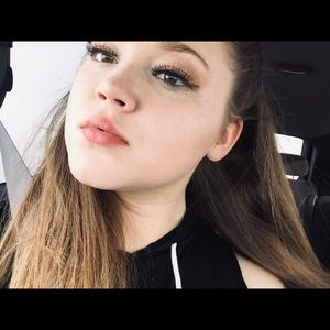 Meet your Posher, Brooke